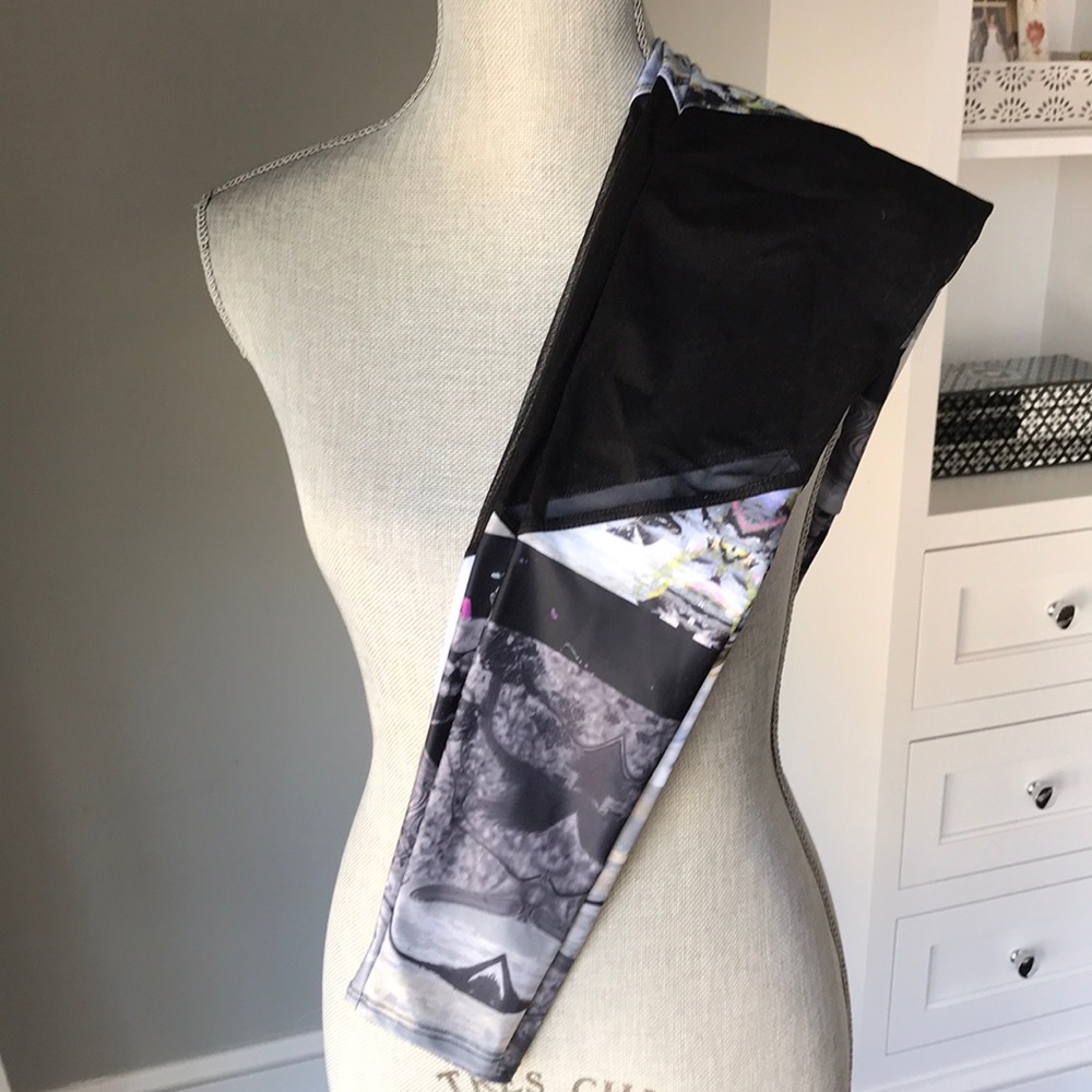Onzie mesh leggings
